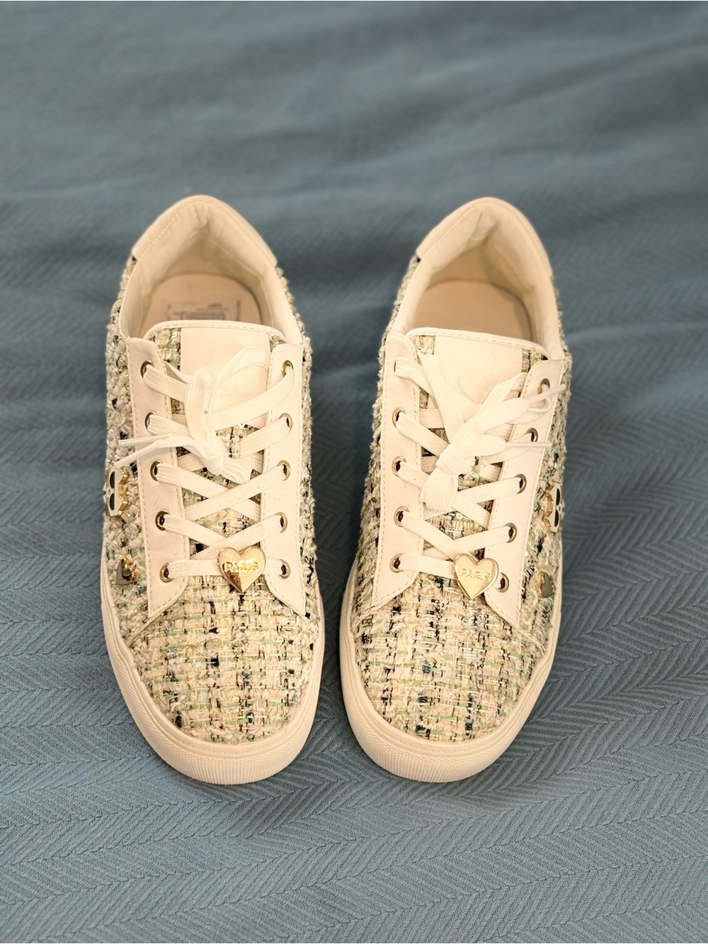 NWOT Karl Lagerfeld Cream Tweed Low-Top Sneakers with Gold Heart Charms
